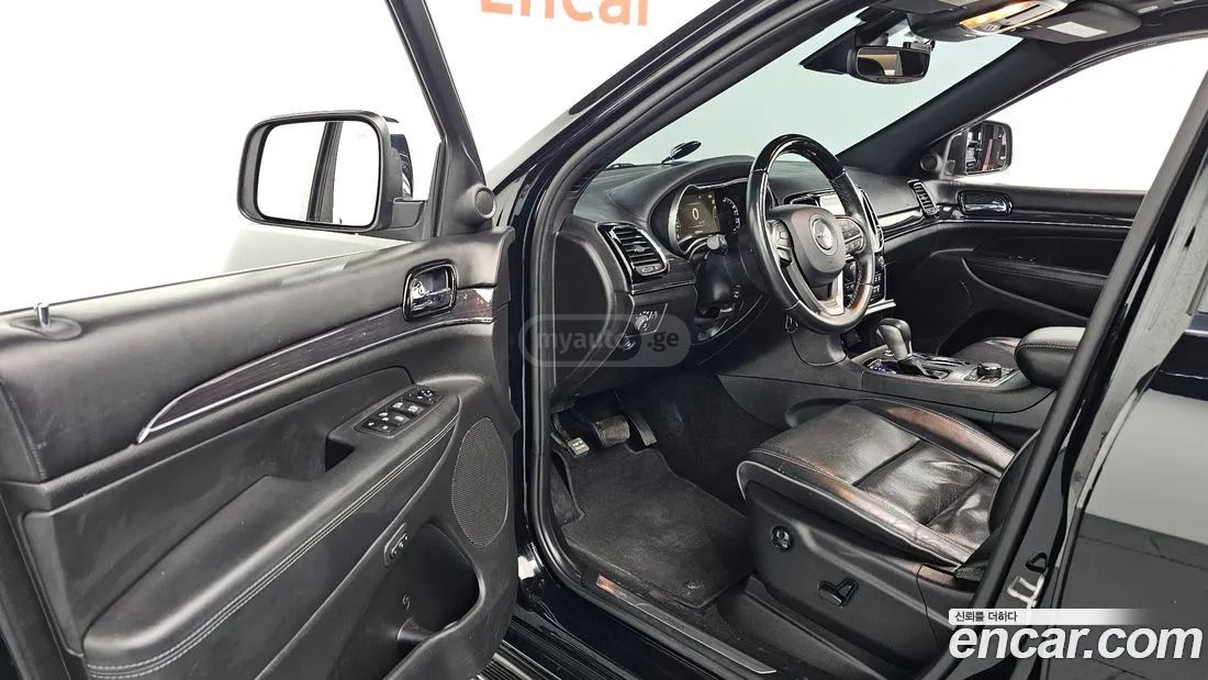 Jeep Grand Cherokee - фото 11