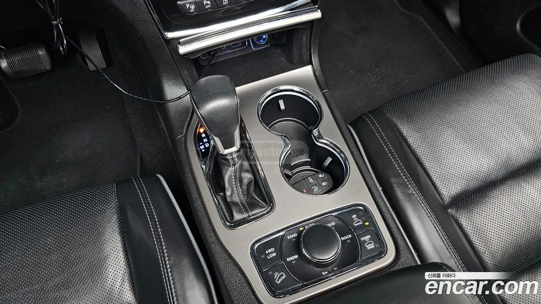 Jeep Grand Cherokee - фото 9