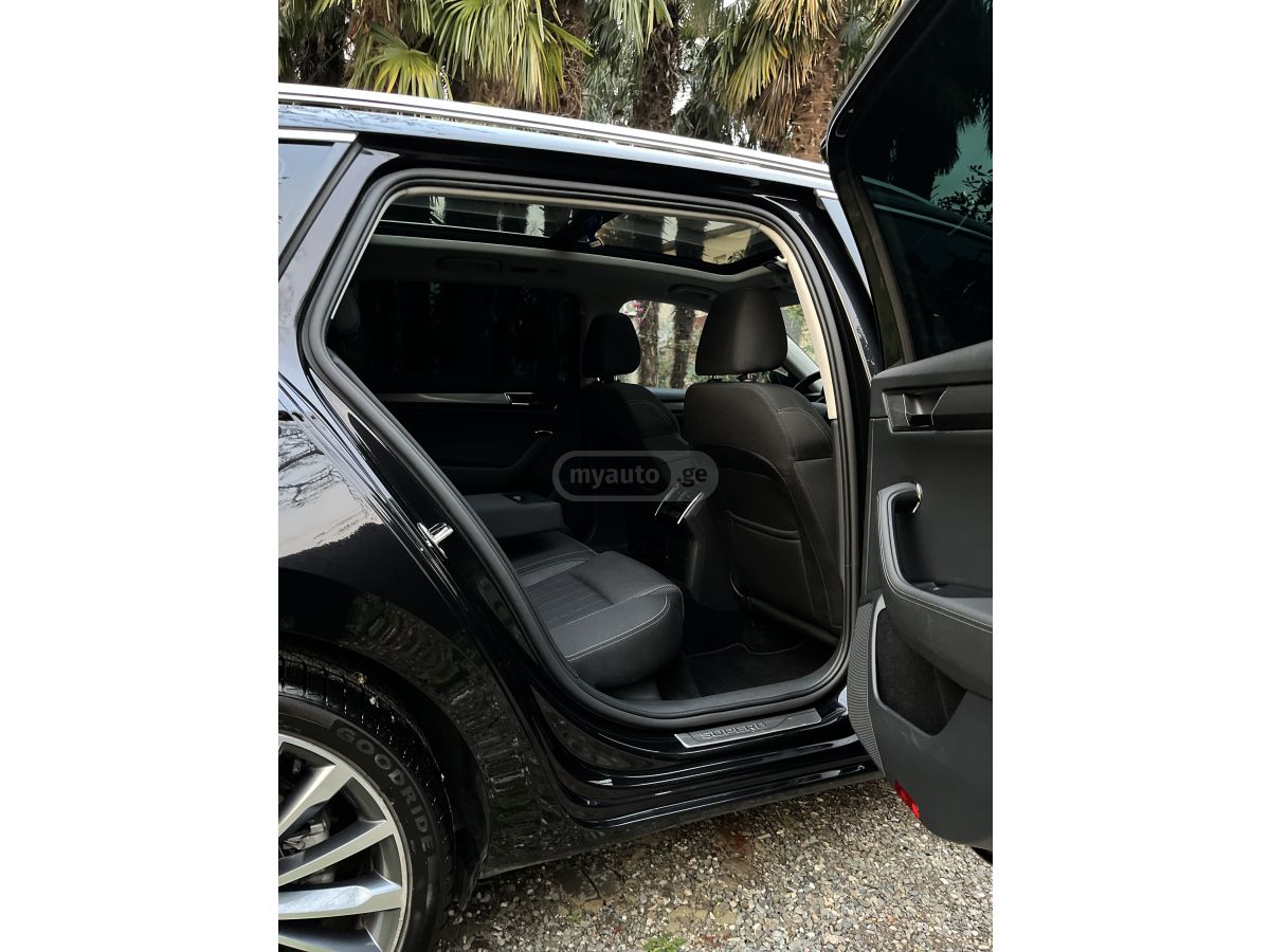 Skoda Superb - фото 11