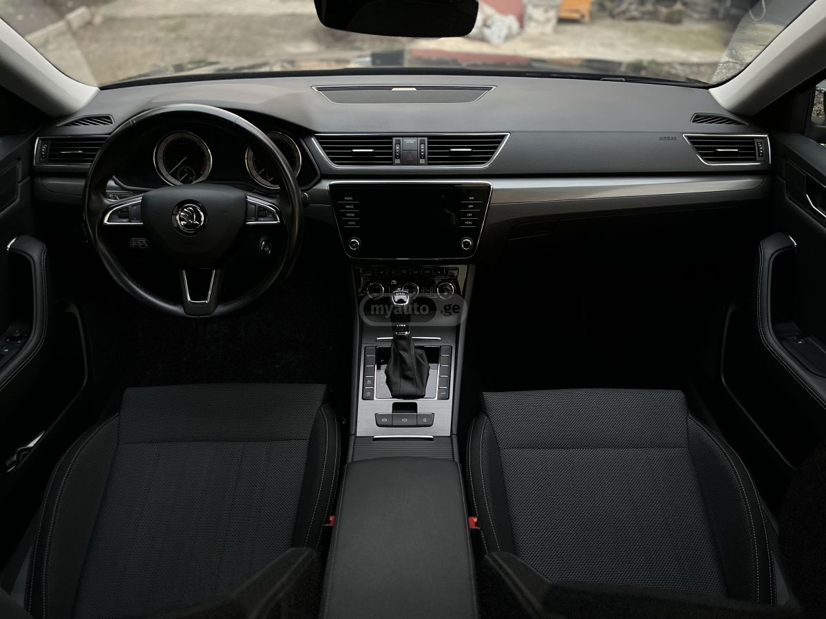 Skoda Superb - фото 15