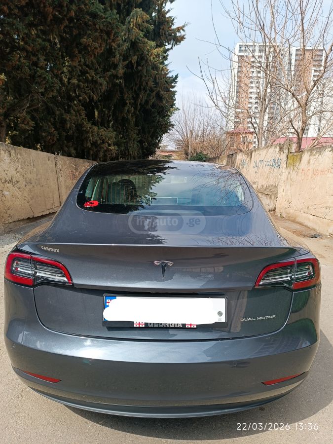 Tesla Model 3 - фото 2