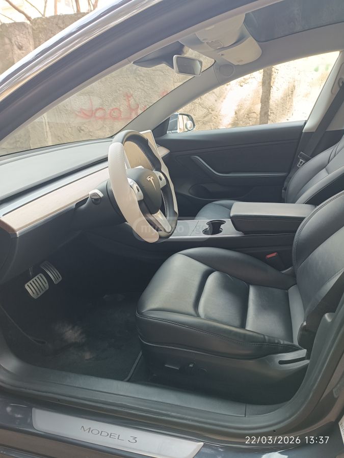 Tesla Model 3 - фото 9