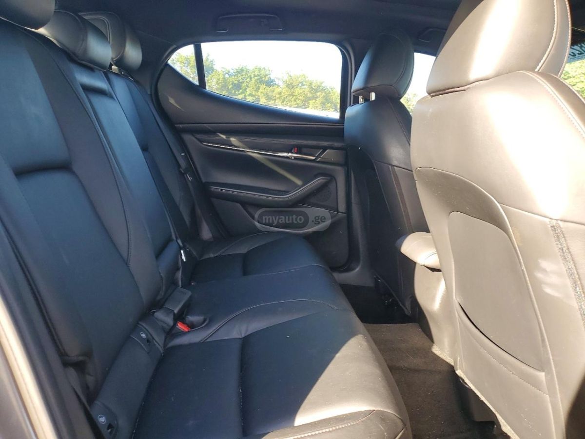 Mazda 1300 2021 — миниатюра 8