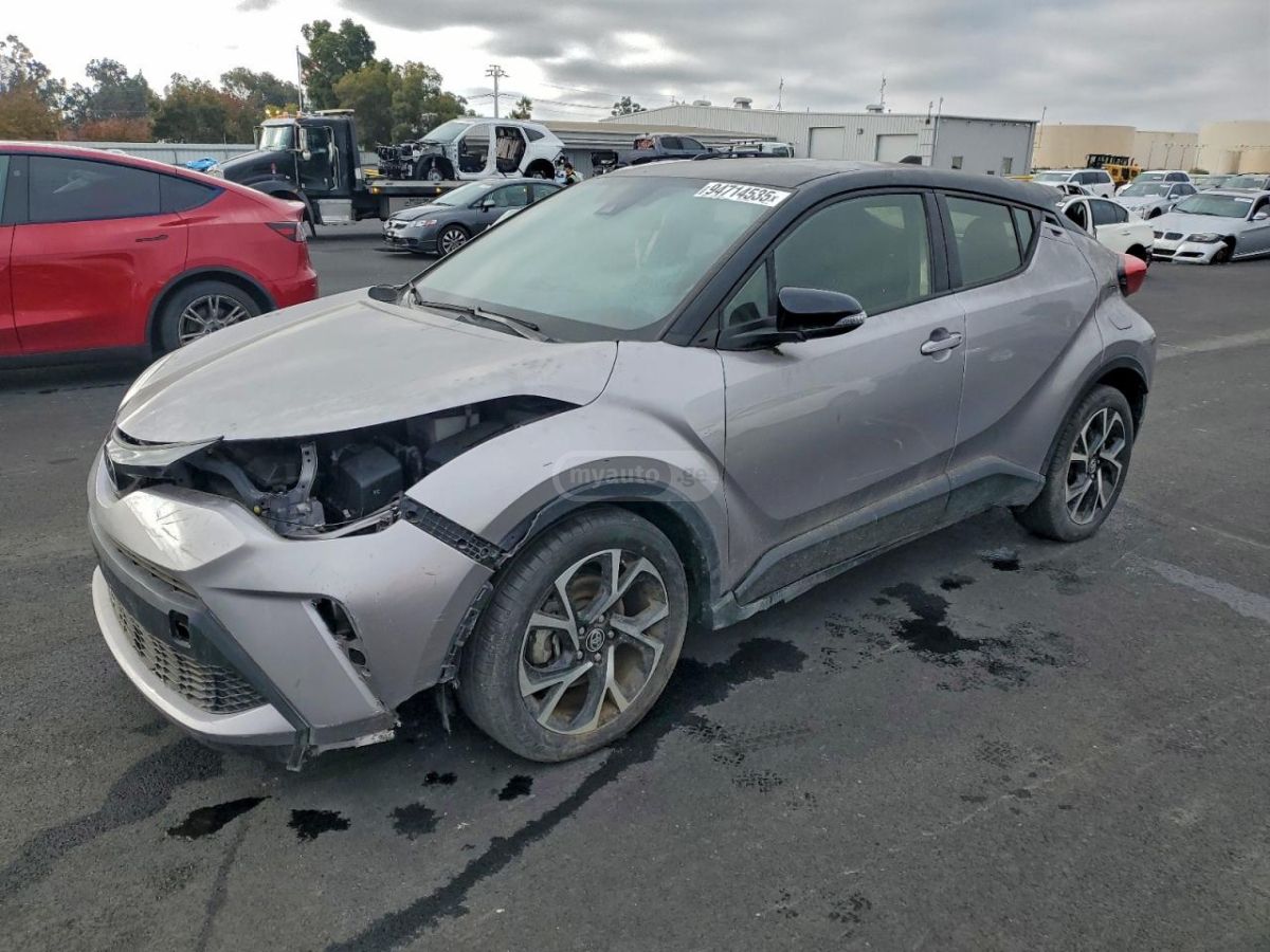 Toyota CHR - фото 1