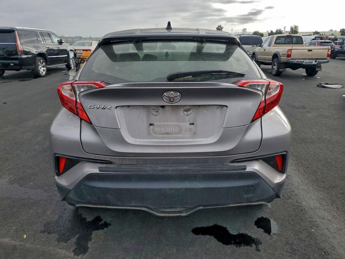 Toyota CHR - фото 6