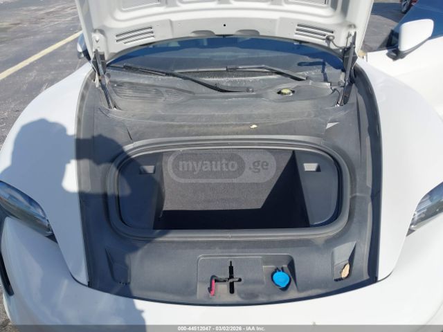 Porsche Taycan 4 S 2023 — миниатюра 13