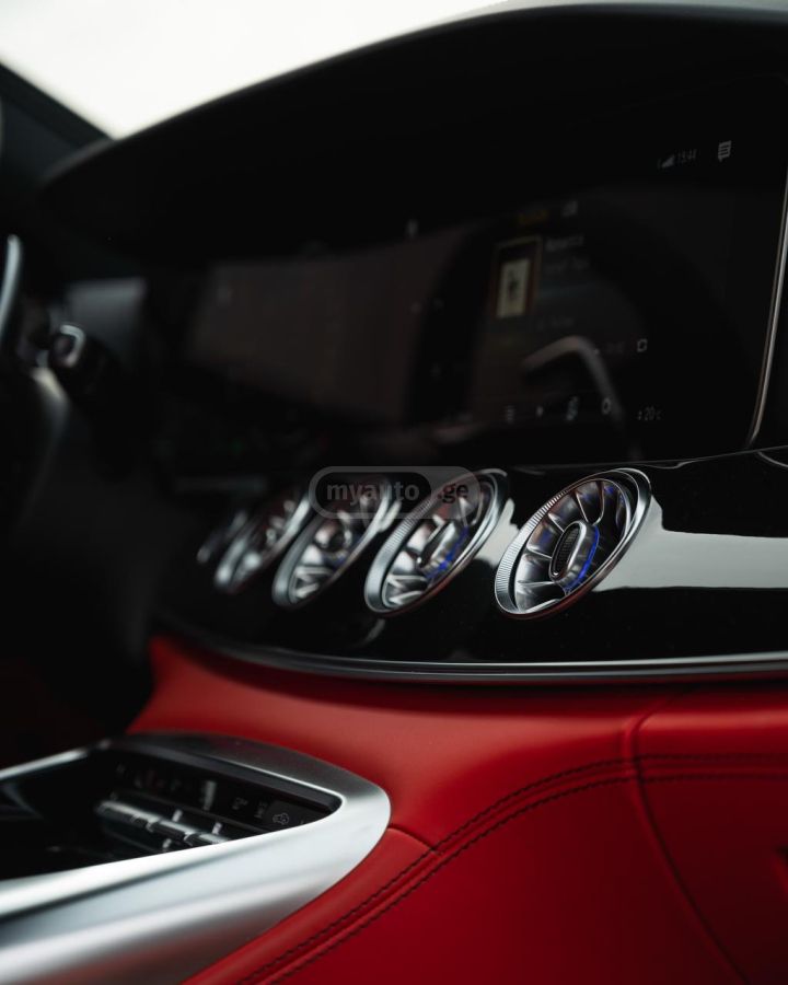 Mercedes-Benz AMG GT - фото 5