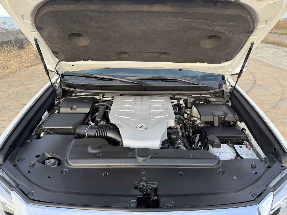 Lexus Luxury 4dr 4x4 Automatic — миниатюра 15