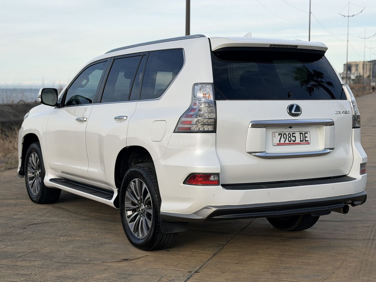 Lexus Luxury 4dr 4x4 Automatic — миниатюра 5
