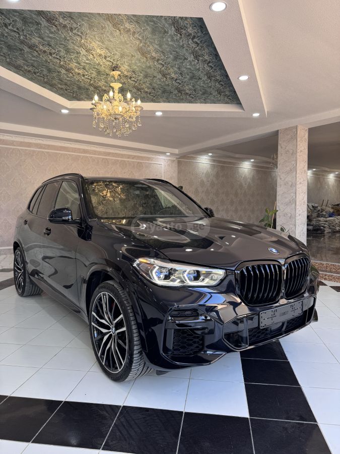 BMW X5 - фото 1