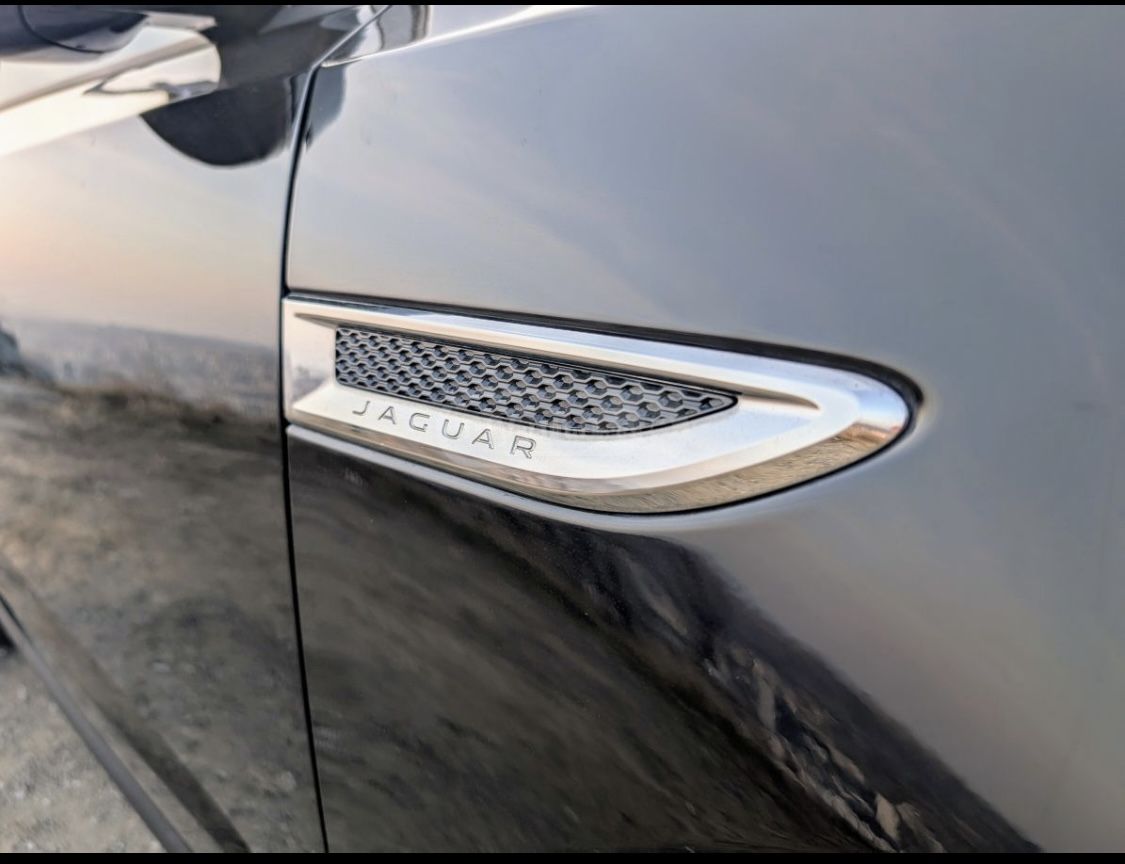 Jaguar E-Pace - фото 11