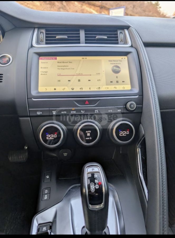 Jaguar E-Pace - фото 12