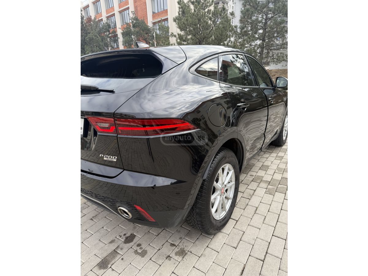 Jaguar E-Pace - фото 8