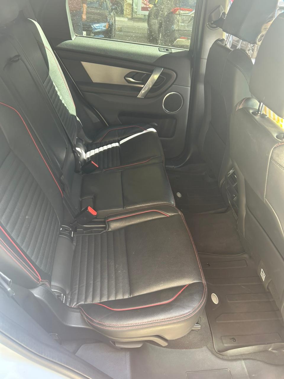 Land Rover S R-Dynamic 4dr 4x4 Automatic — миниатюра 4