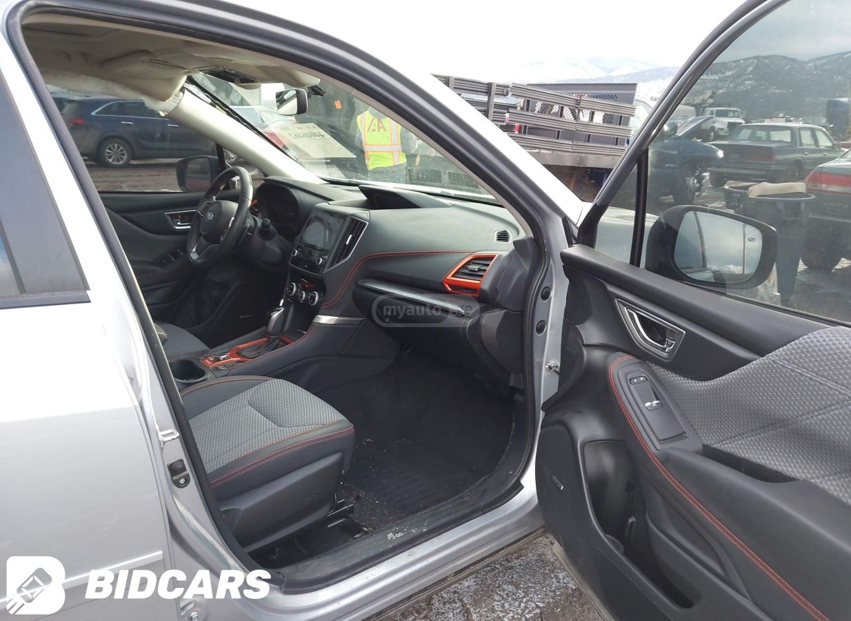 Subaru Premium 4dr All-Wheel Drive CV — миниатюра 4