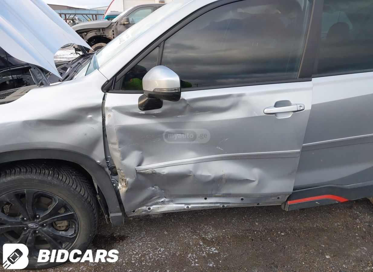 Subaru Premium 4dr All-Wheel Drive CV — миниатюра 5