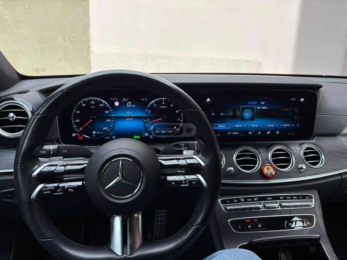 Mercedes-Benz E 300 2021 — миниатюра 2