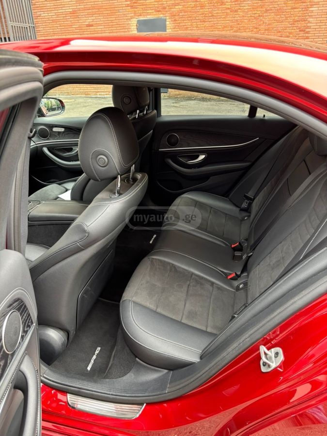 Mercedes-Benz E 300 2021 — миниатюра 9