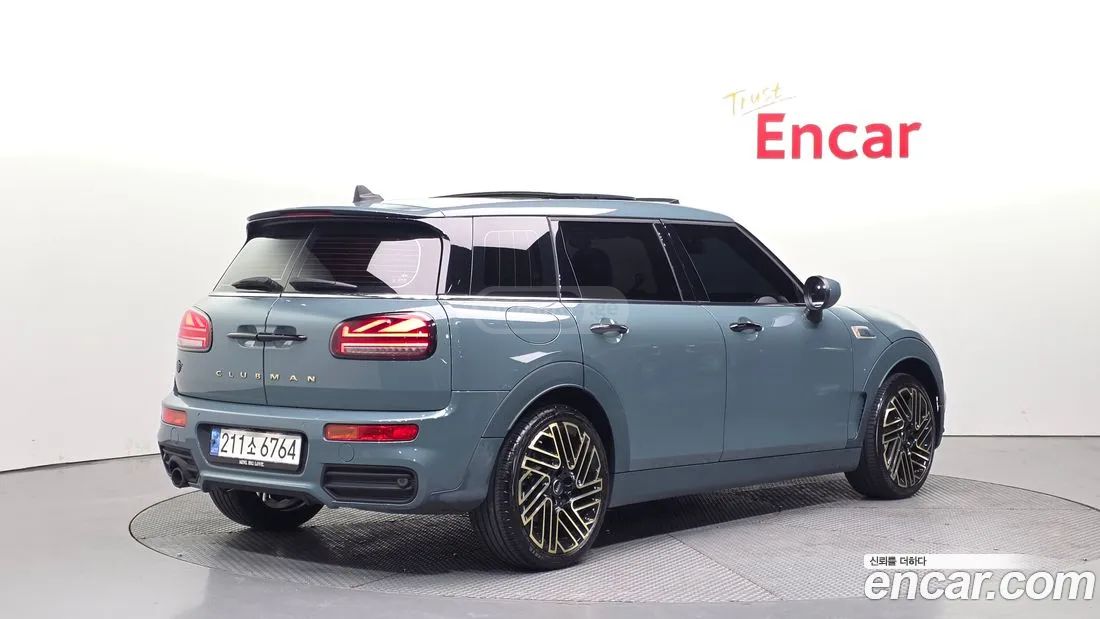 MINI Clubman 2023 — миниатюра 2