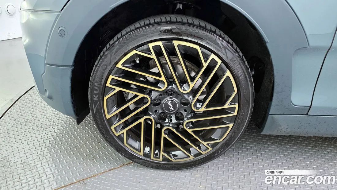 MINI Clubman 2023 — миниатюра 5