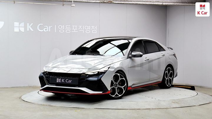 Hyundai Elantra - фото 1