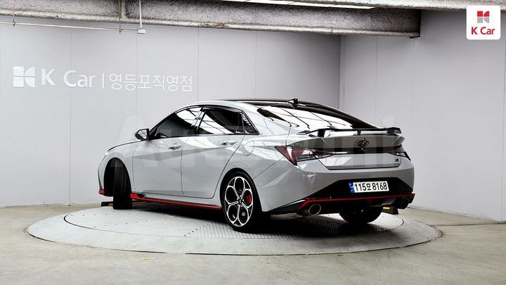 Hyundai Elantra - фото 2