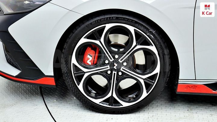 Hyundai Elantra - фото 5