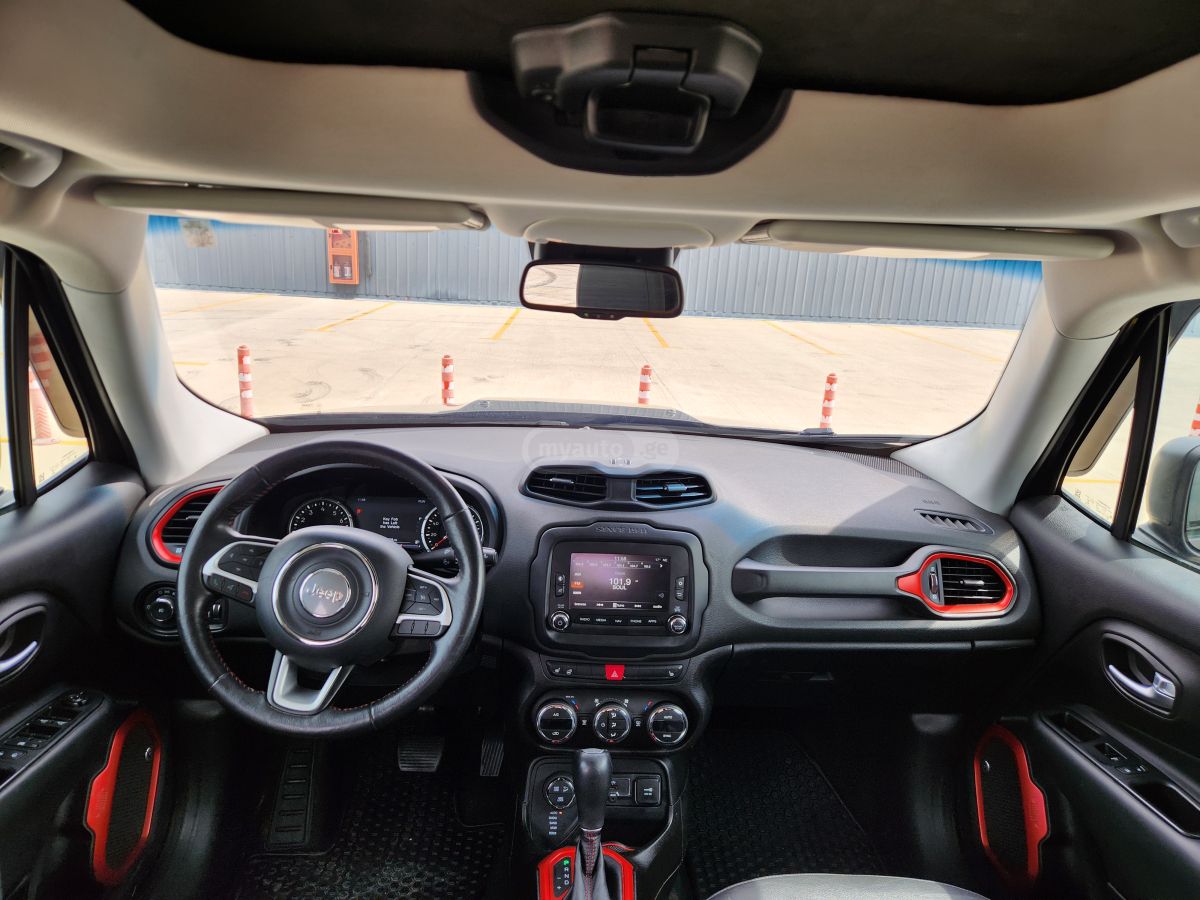 Jeep Renegade - фото 11