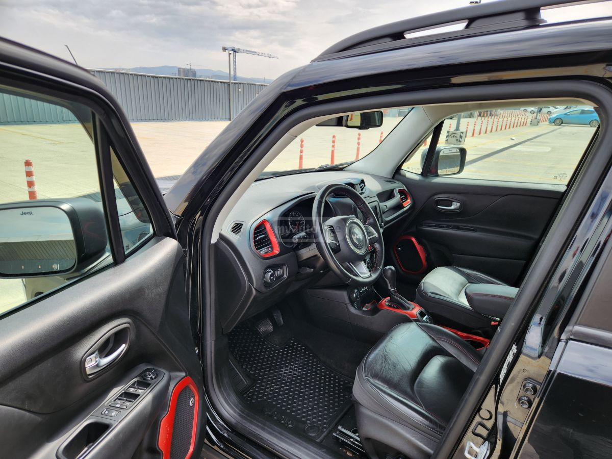 Jeep Renegade - фото 14