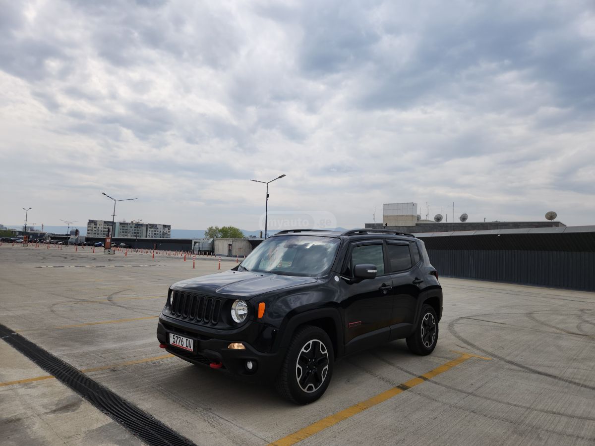 Jeep Renegade - фото 3