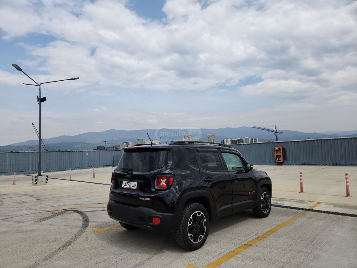 Jeep Renegade - фото 4