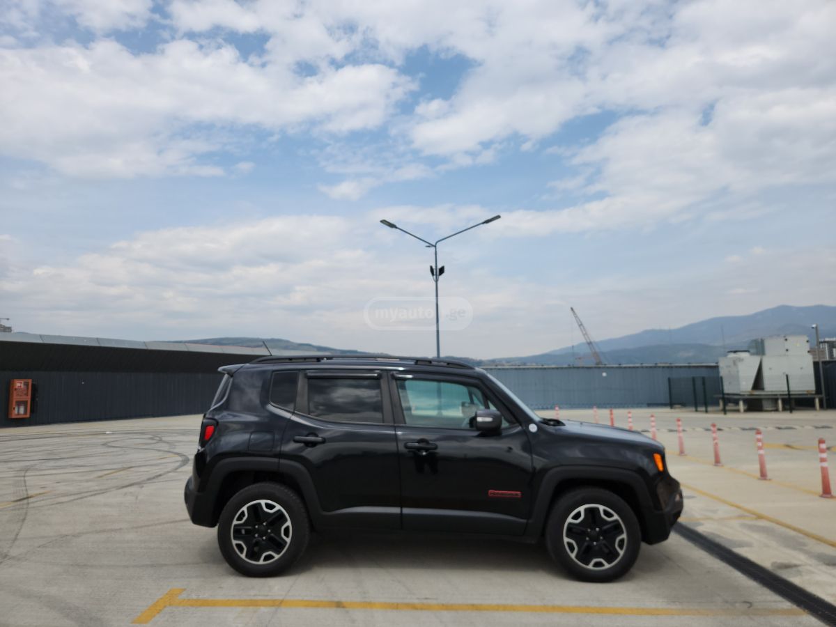 Jeep Renegade - фото 5