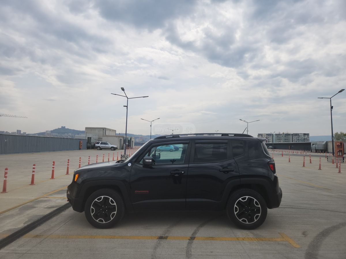 Jeep Renegade - фото 6