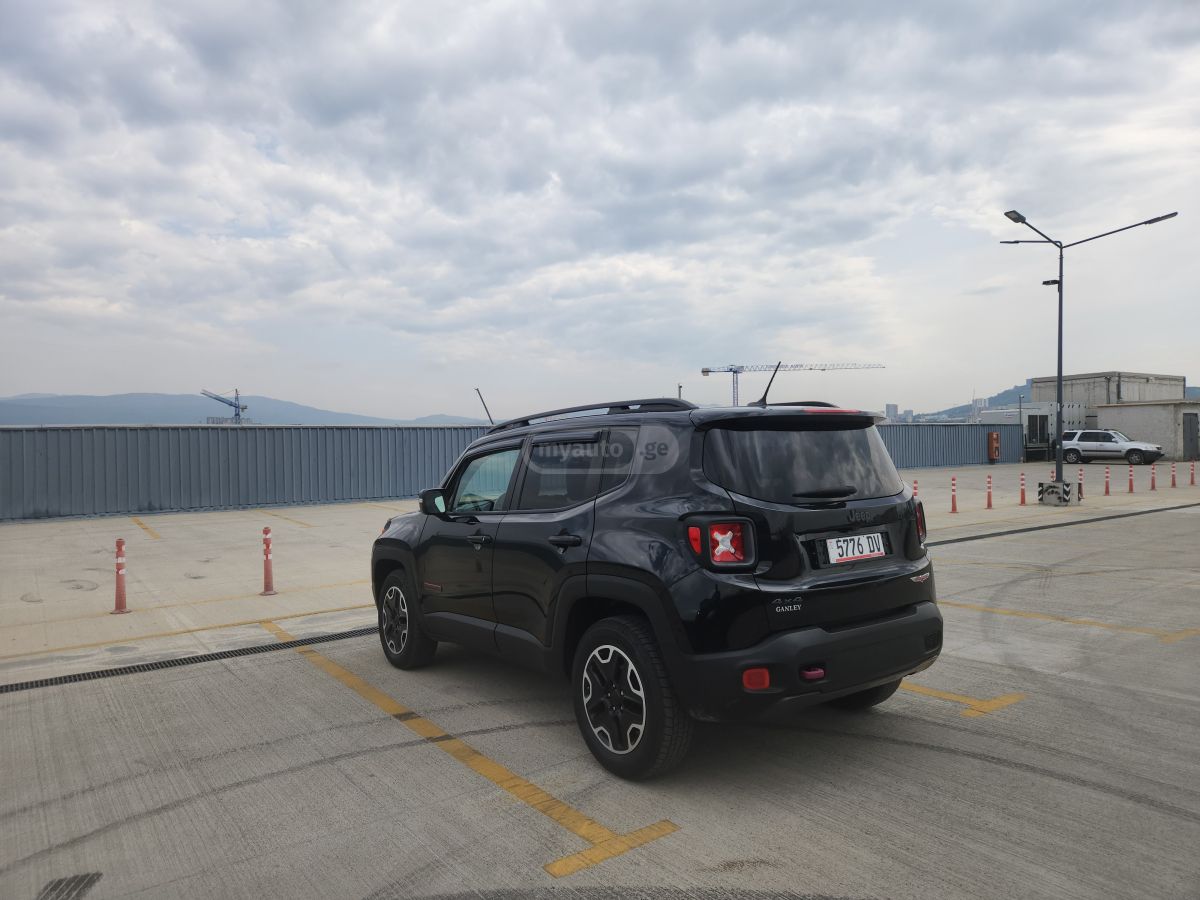 Jeep Renegade - фото 7