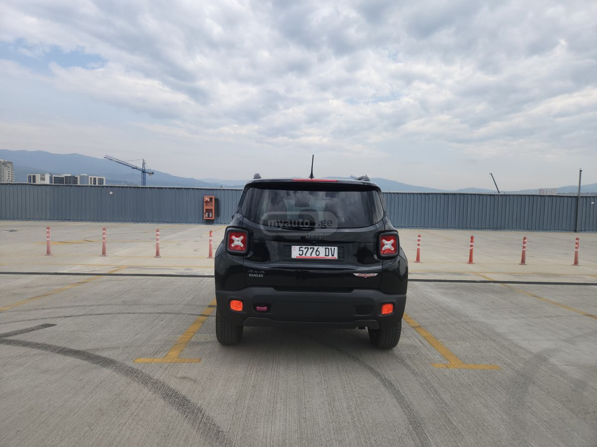 Jeep Renegade - фото 8