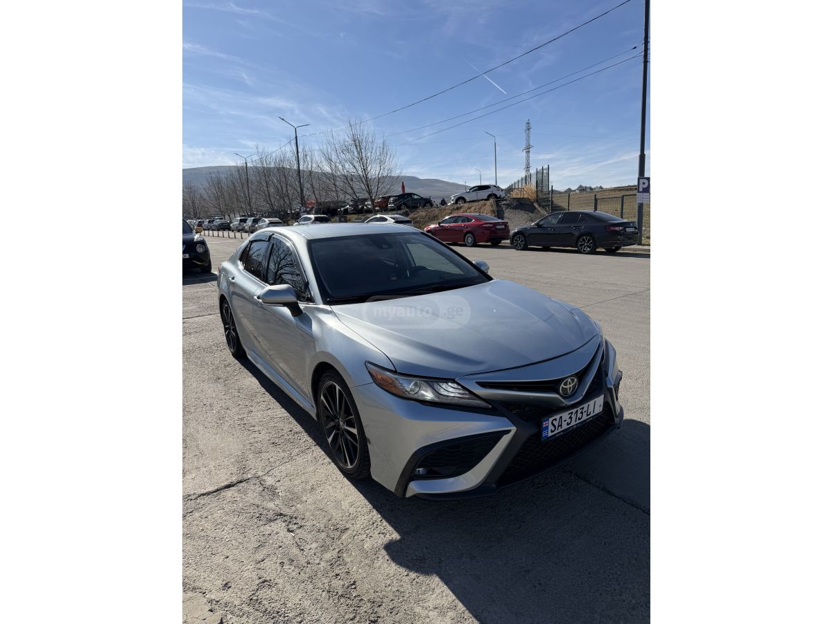 Toyota Camry - фото 4