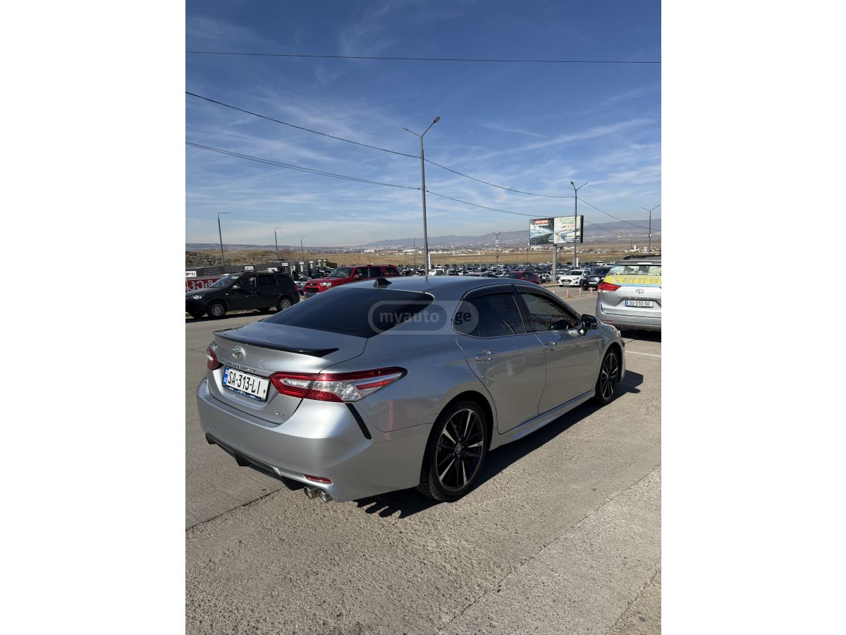 Toyota Camry - фото 5