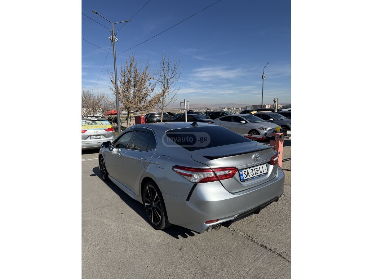 Toyota Camry - фото 6