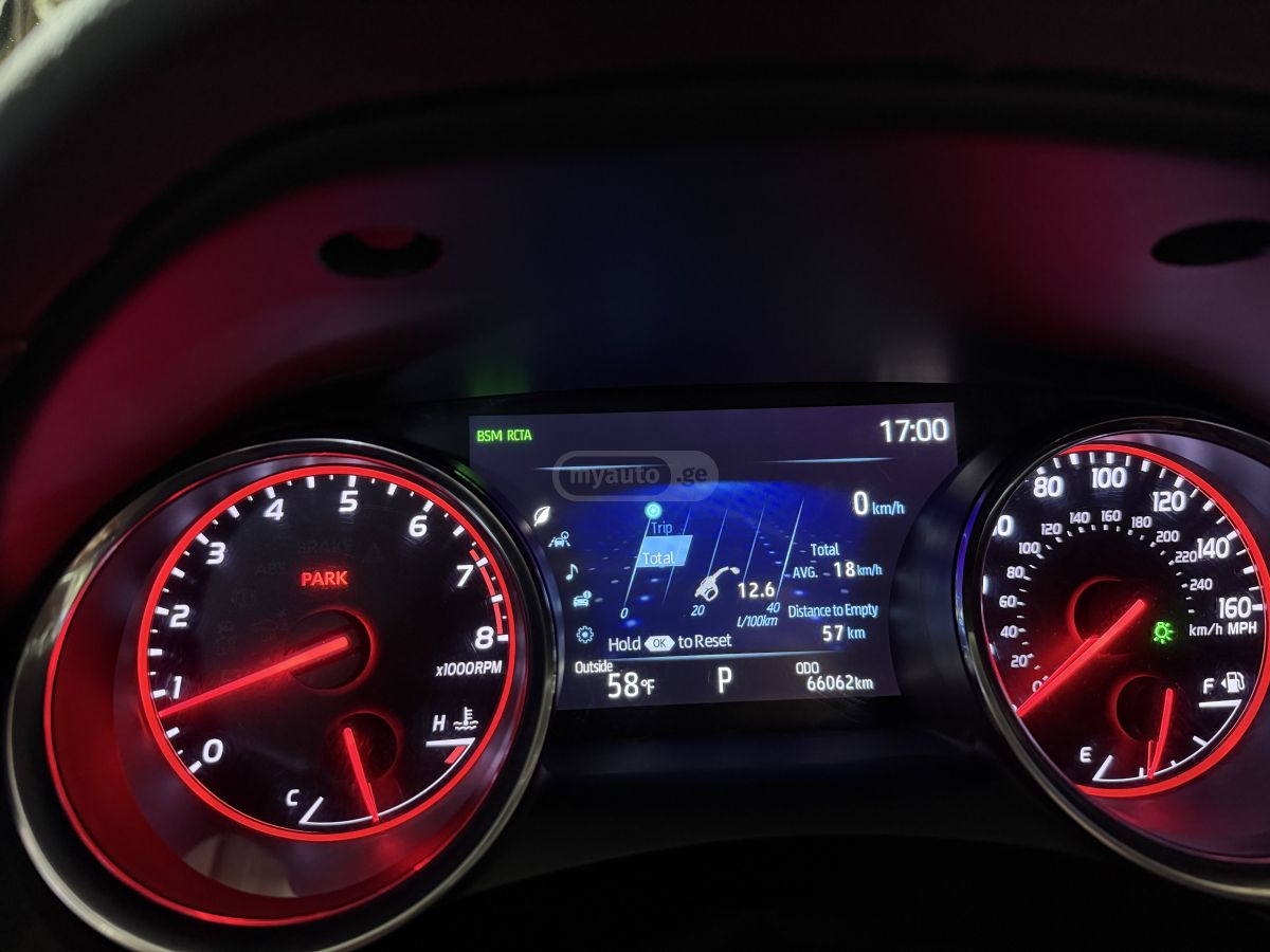 Toyota Camry - фото 8