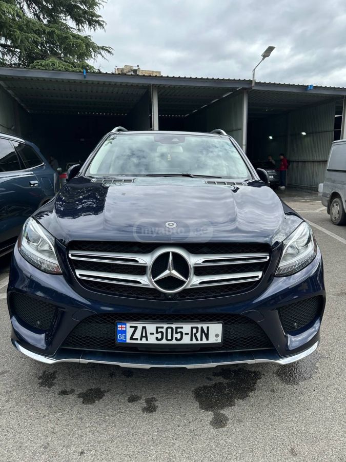 Mercedes-Benz GLE 400 - фото 1