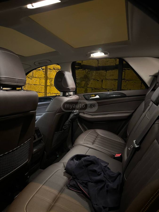 Mercedes-Benz GLE 400 - фото 11