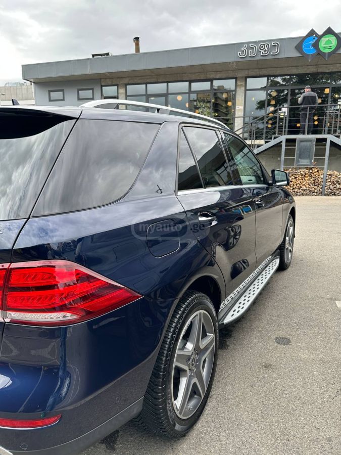 Mercedes-Benz GLE 400 - фото 4