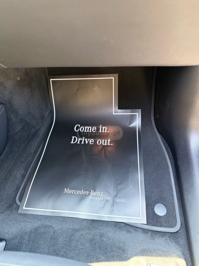 Mercedes-Benz EQS SUV - фото 8