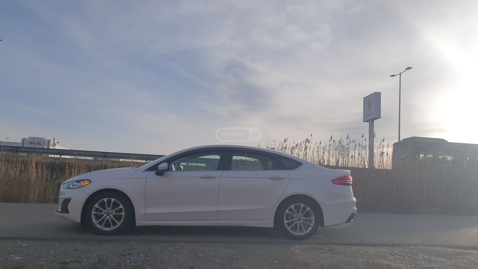 Ford Fusion - фото 1