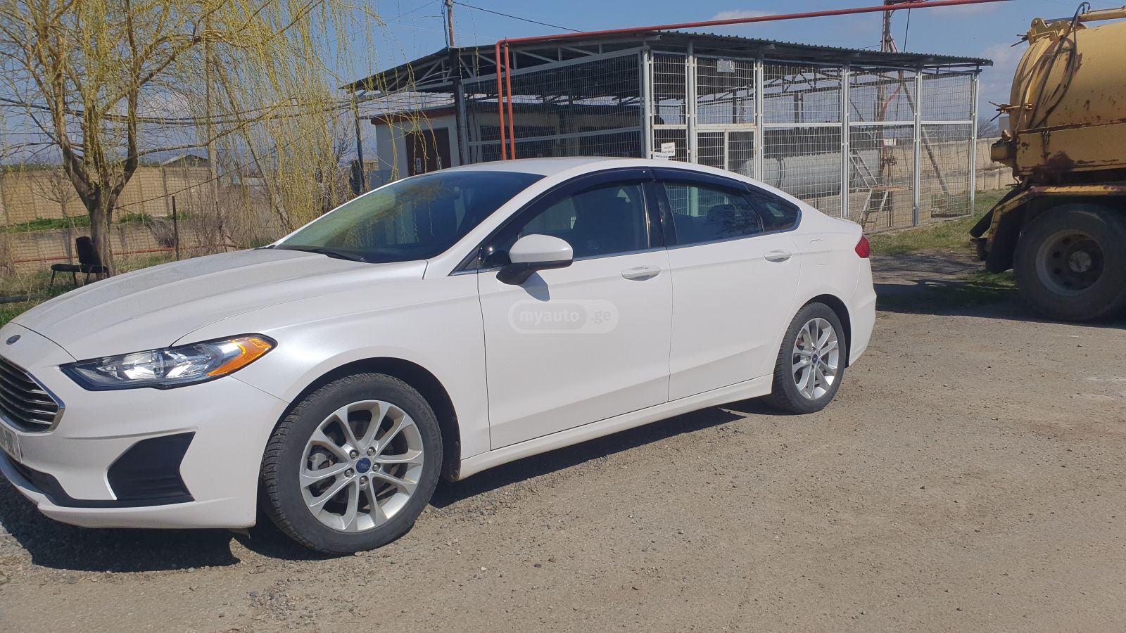 Ford Fusion - фото 6