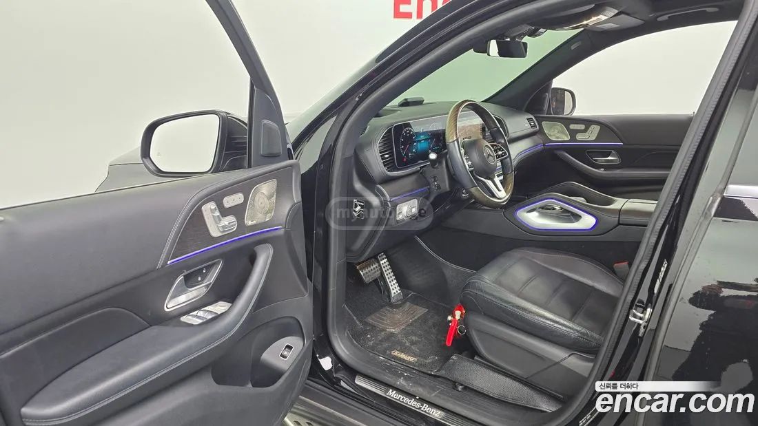 Mercedes-Benz GLS 63 AMG - фото 10