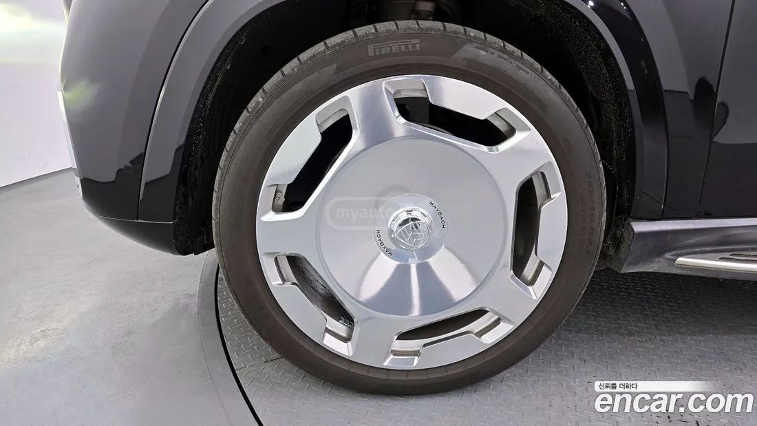 Mercedes-Benz GLS 63 AMG - фото 5