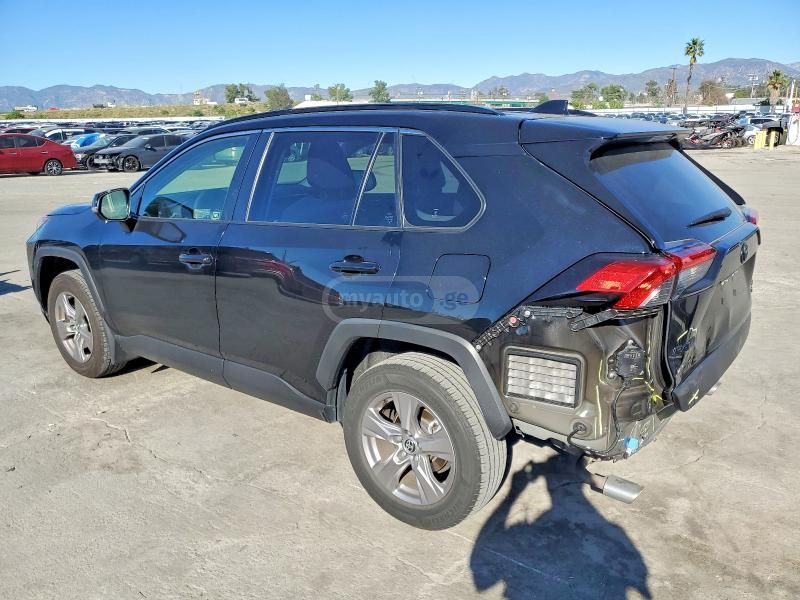 Toyota XLE 4dr All Wheel Drive CVT — миниатюра 2