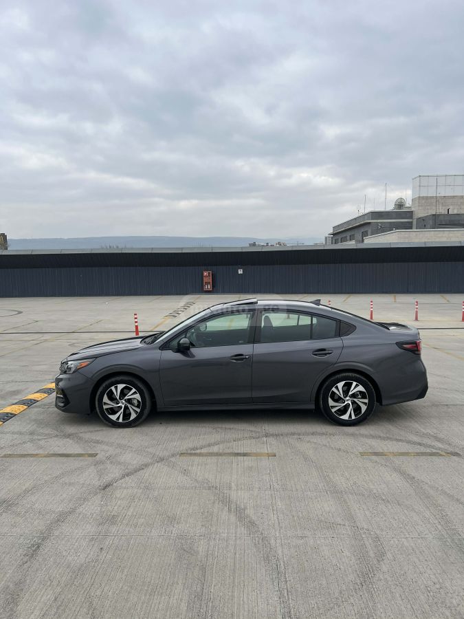 Subaru Legacy - фото 2