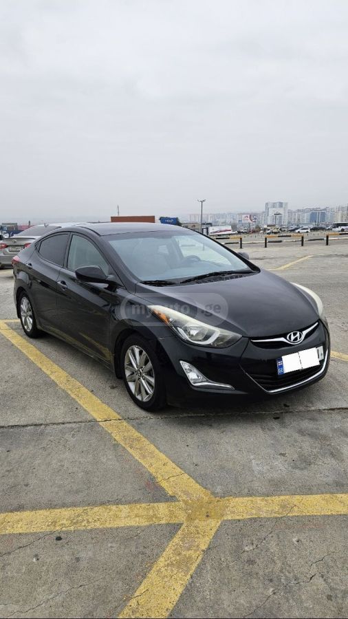 Hyundai Elantra - фото 1